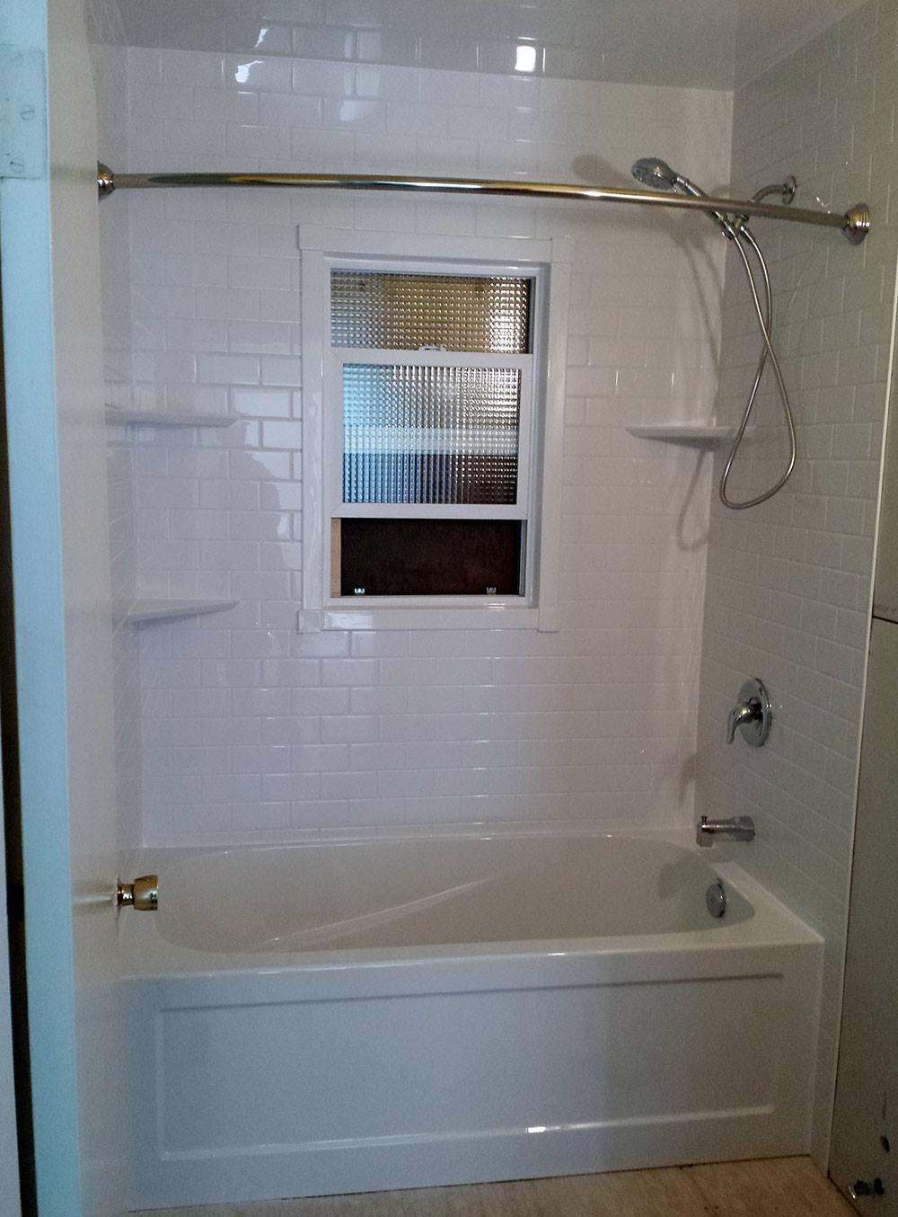 Squirrel Hill: bathtub to walk-in shower